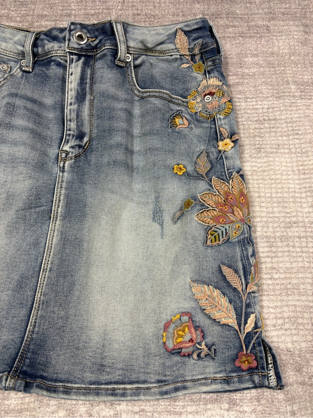 Grace in LA Women’s M Floral Stitch Stretch Denim Skirt Western Festival Natural - Picture 7 of 11
